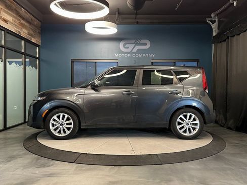 Used 2020 Kia Soul LX FWD image 6