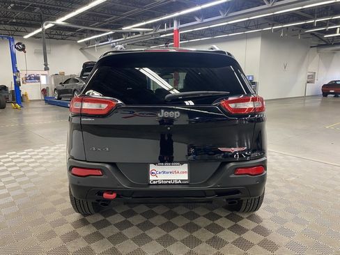 Used 2018 Jeep Cherokee Trailhawk w/ Cold Weather Group image 6