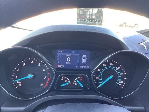 Used 2015 Ford Escape SE image 34