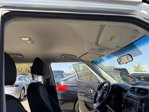 Used 2017 Kia Soul + w/ Audio Package FWD image 19