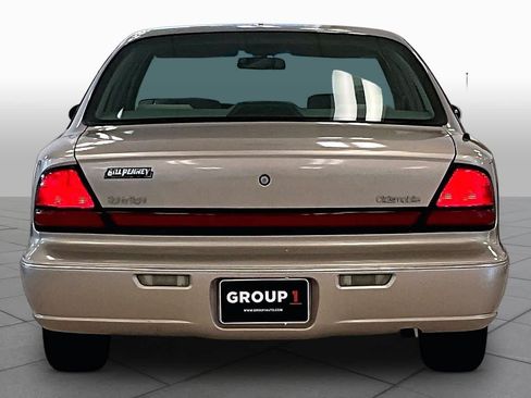 Used 1999 Oldsmobile 88 FWD image 4