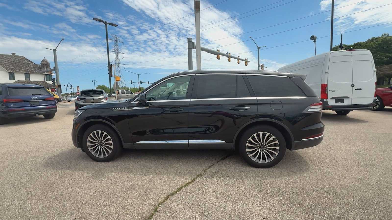 Used 2024 Lincoln Aviator Reserve AWD/4WD image 5
