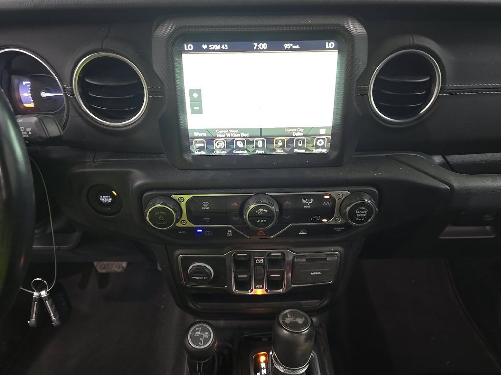 Used 2022 Jeep Wrangler Unlimited Sahara AWD/4WD image 6