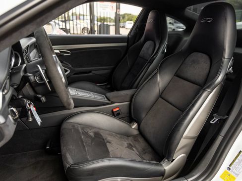 Certified 2014 Porsche 911 GT3 RWD image 5