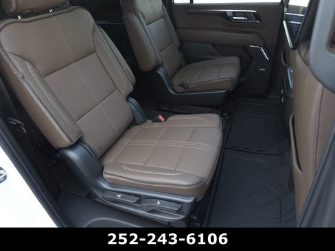 Used 2025 Chevrolet Suburban High Country image 50