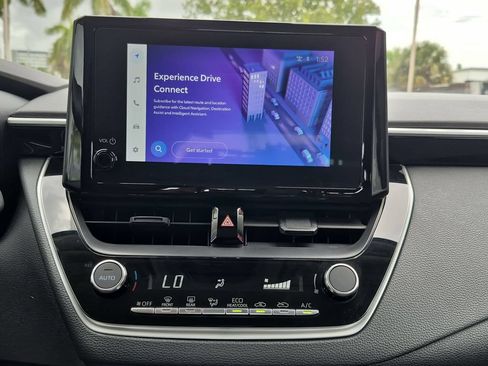 Used 2025 Toyota Corolla LE FWD image 18