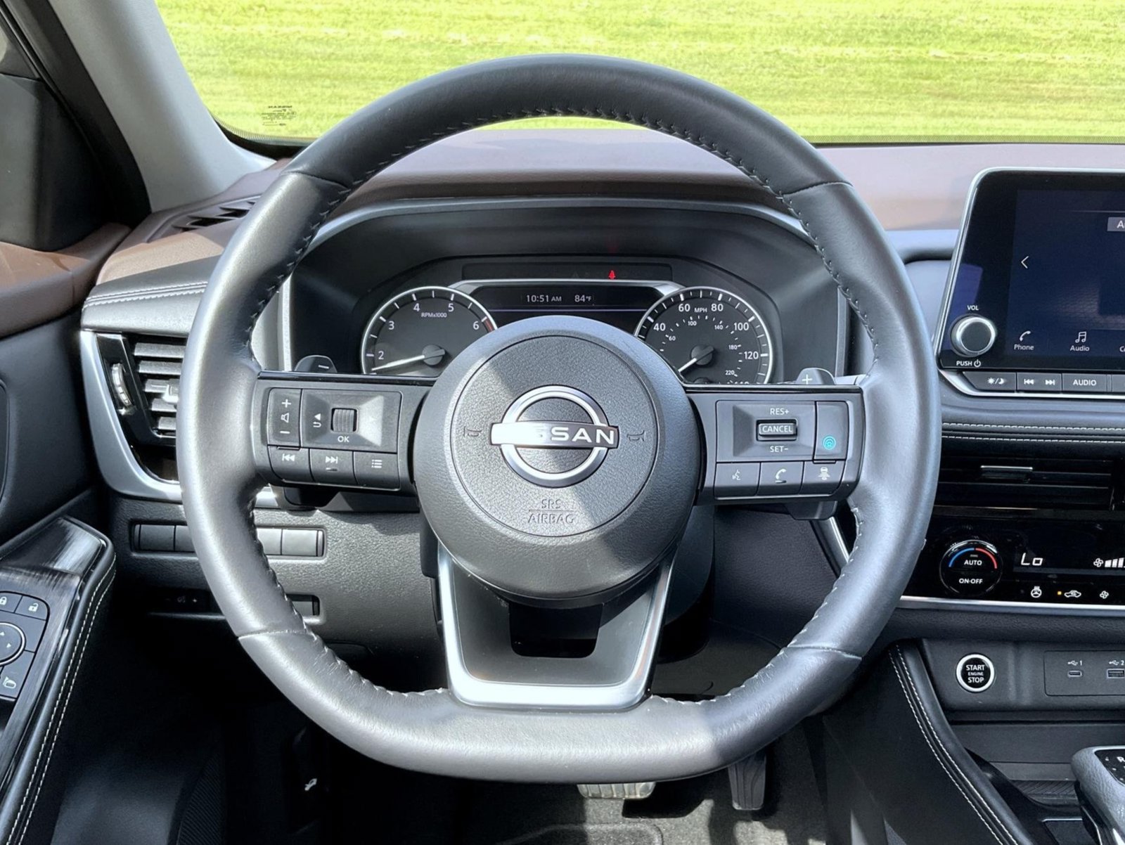 Used 2023 Nissan Rogue SL AWD/4WD image 12