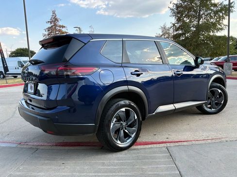 Used 2025 Nissan Rogue SV AWD/4WD image 6