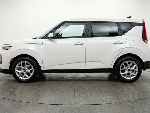 Used 2025 Kia Soul LX w/ LX Technology Package image 5