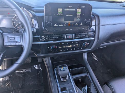 Certified 2023 Nissan Pathfinder SL w/ Lighting Package (N92) image 19