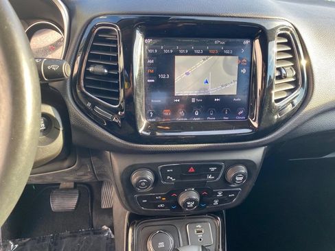 Used 2018 Jeep Compass Limited w/ Navigation Group AWD/4WD image 28