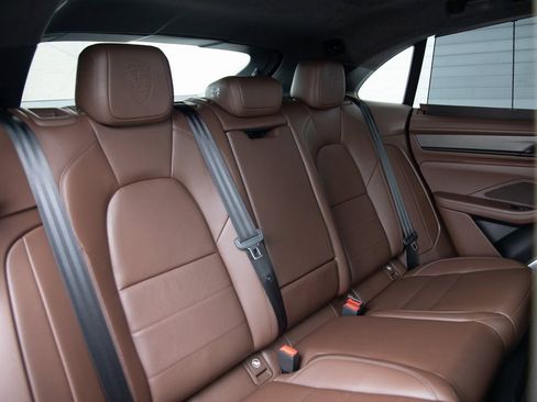 Certified 2025 Porsche Macan Turbo Electric image 27