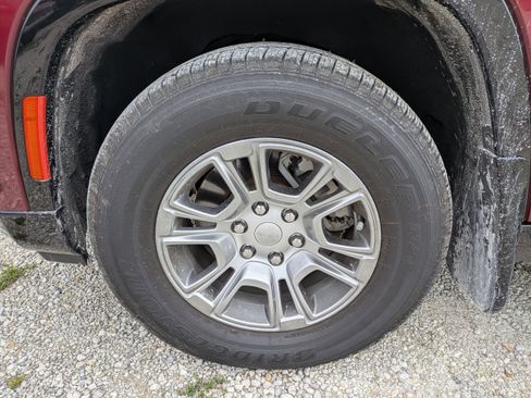 Used 2023 Jeep Wagoneer 2WD w/ Convenience Group I image 11