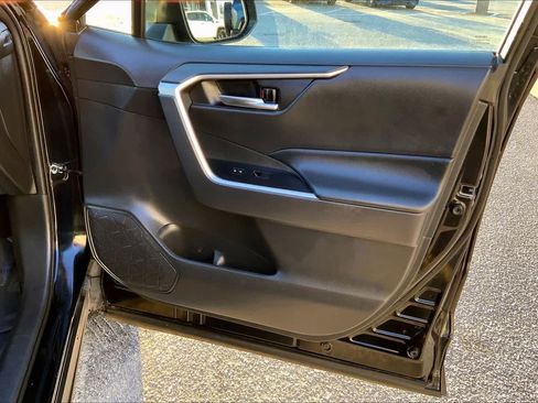 Used 2019 Toyota RAV4 XLE image 22