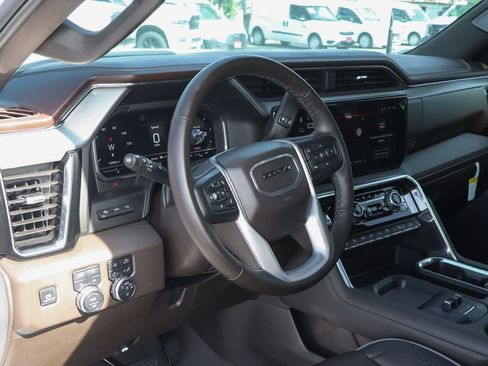 Used 2025 GMC Sierra 2500 Denali w/ Denali Reserve Package AWD/4WD image 25