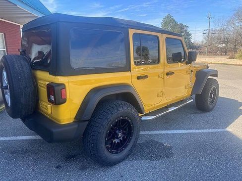Used 2018 Jeep Wrangler Unlimited Sport image 6