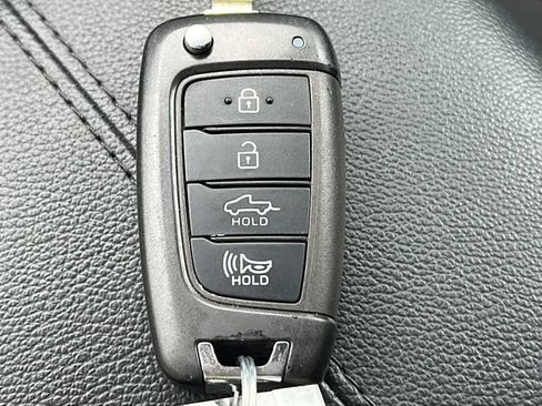 Used 2024 Hyundai Santa Cruz SE FWD image 29