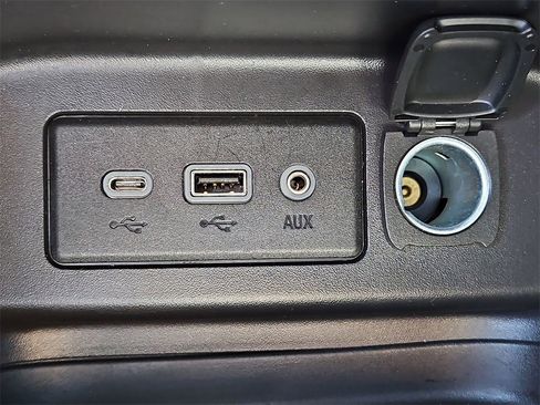 Used 2024 Chevrolet Equinox LS w/ LS Convenience Package image 40