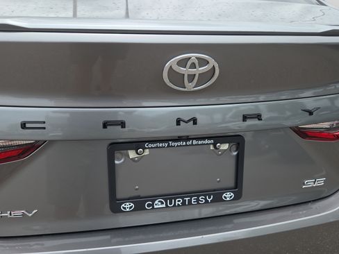 Used 2025 Toyota Camry SE w/ Convenience Package FWD image 30