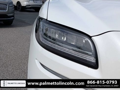 Used 2022 Lincoln Nautilus FWD w/ Premium Package image 10