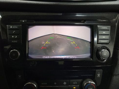 Used 2020 Nissan Rogue SV image 20