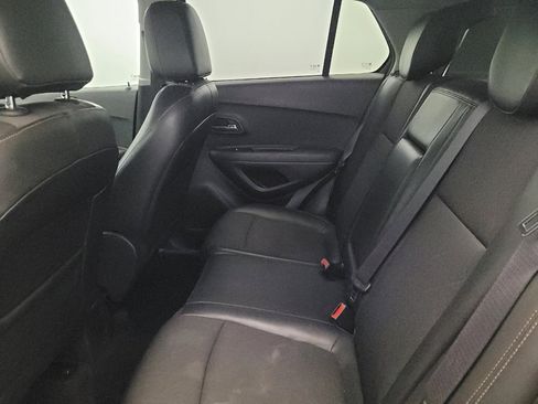 Used 2017 Chevrolet Trax LT w/ LT Convenience Package FWD image 18