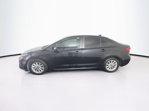 Used 2022 Toyota Corolla LE w/ LE Convenience Package FWD image 4