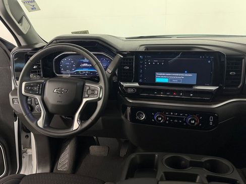 Used 2024 Chevrolet Silverado 1500 RST AWD/4WD image 16