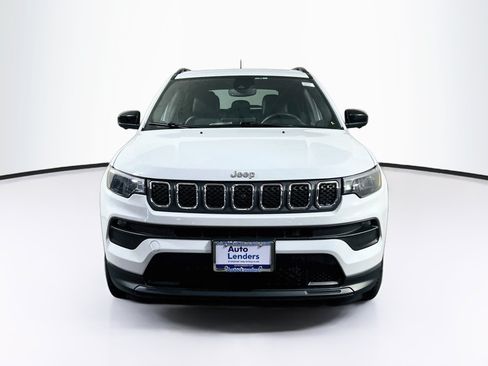 Used 2023 Jeep Compass Latitude w/ Sun and Sound Group AWD/4WD image 2