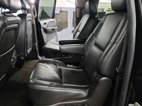 Used 2014 Chevrolet Suburban LTZ image 11