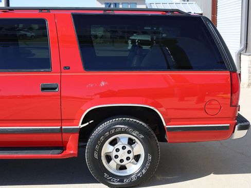 Used 1998 Chevrolet Suburban Z71 w/ Preferred Equipment Group 3 image 14