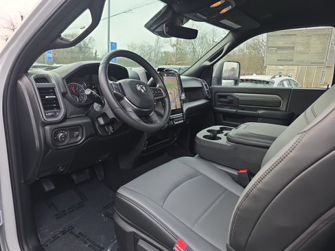 New 2026 RAM 2500 Tradesman AWD/4WD image 3