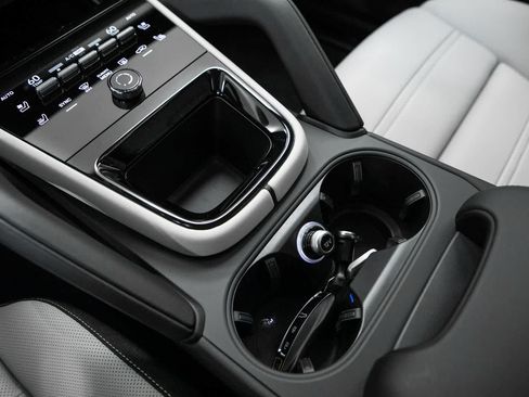 New 2026 Porsche Cayenne GTS AWD/4WD image 30