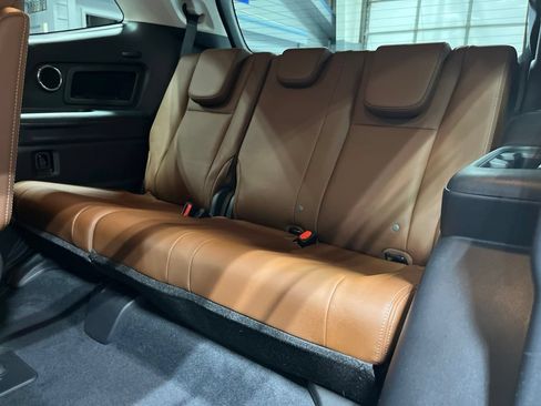 Used 2019 Subaru Ascent Touring w/ Popular Package #2 AWD/4WD image 38