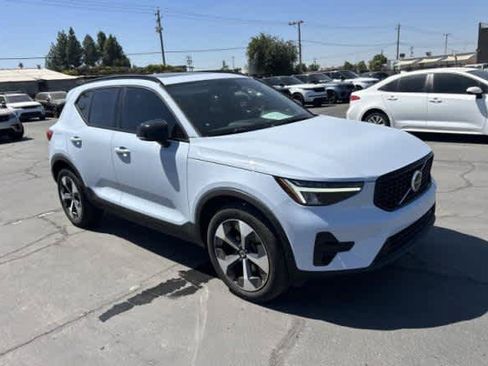 Used 2024 Volvo XC40 B5 Core w/ Protection Package Premier AWD/4WD image 6