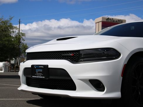 Used 2022 Dodge Charger R/T RWD image 4