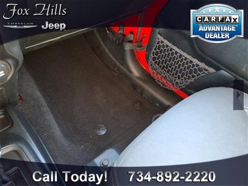 Used 2016 Jeep Wrangler Unlimited Sahara image 22
