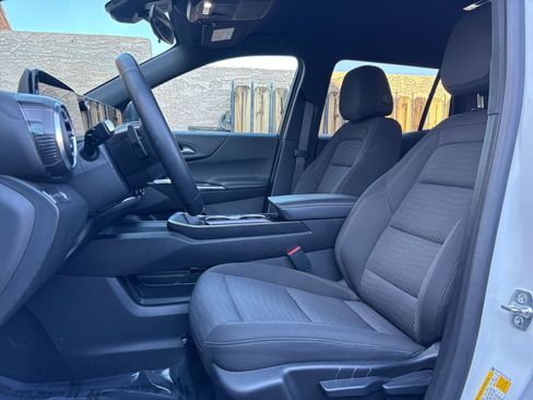 Used 2025 Chevrolet Equinox LT image 28