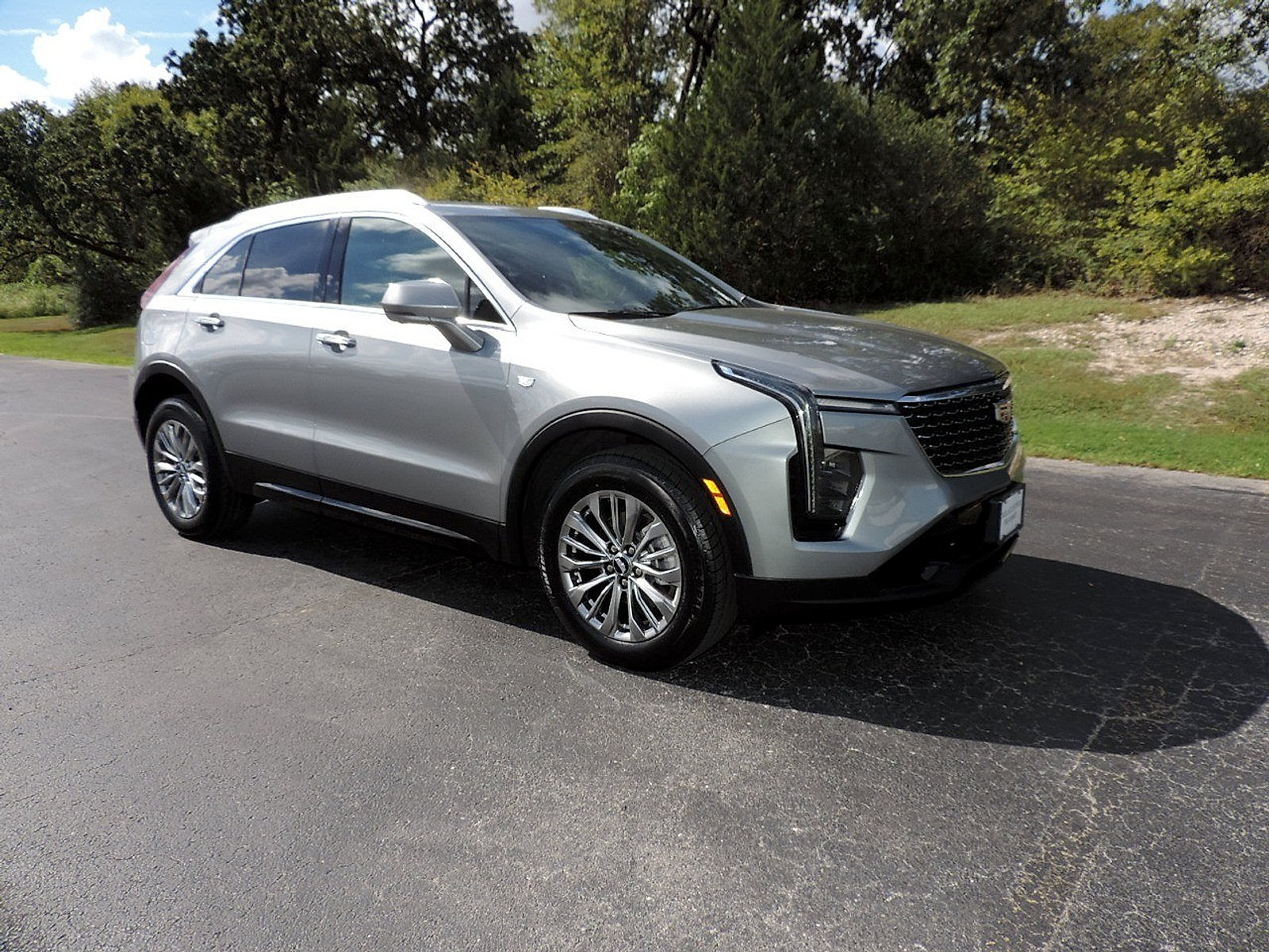 Certified 2025 Cadillac XT4 Premium Luxury FWD image 3