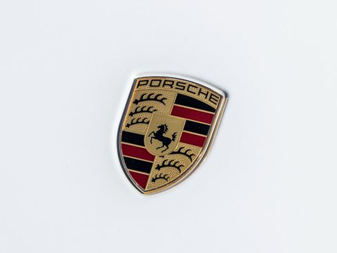 Certified 2023 Porsche Macan image 16