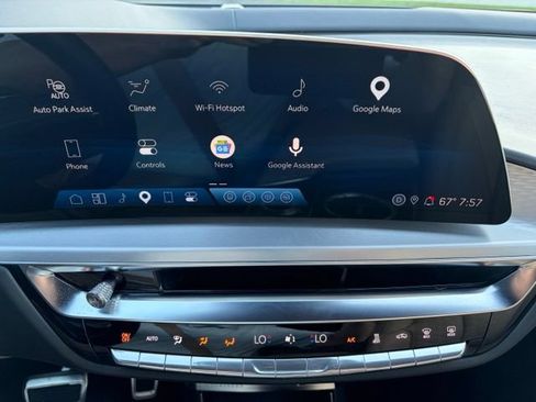 Used 2026 Cadillac Lyriq Signature Luxury w/ Nappa Leather Package AWD/4WD image 26
