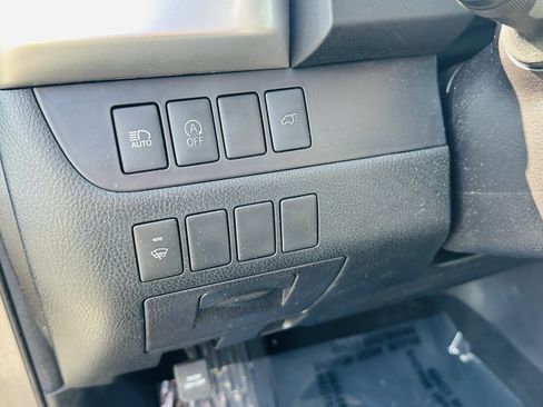 Used 2017 Toyota Highlander XLE AWD/4WD image 33