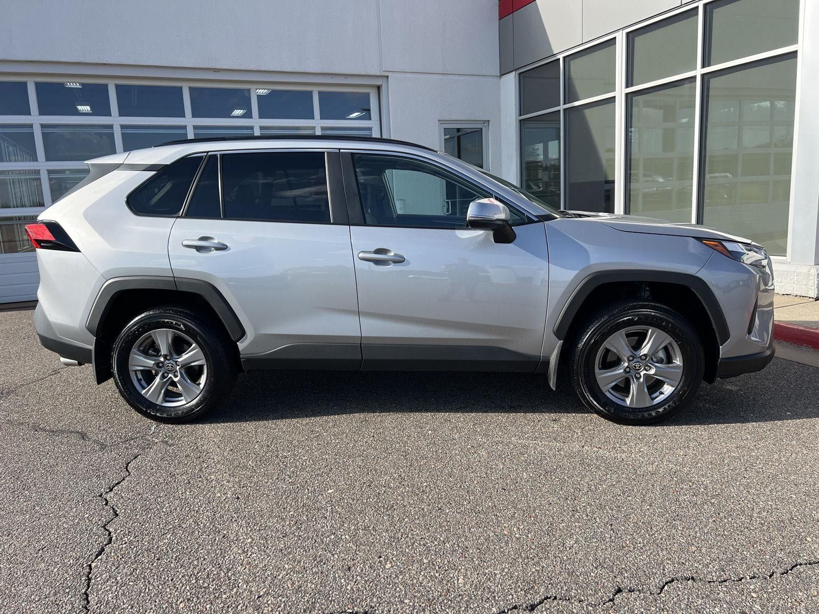 Used 2025 Toyota RAV4 XLE w/ Convenience Package AWD/4WD image 5