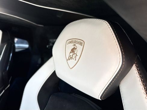 Used 2019 Lamborghini Aventador SVJ image 19