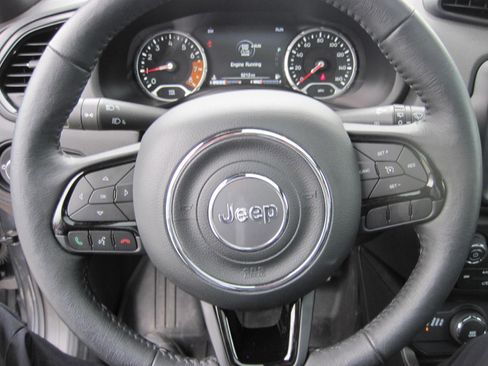 Used 2022 Jeep Renegade Altitude w/ Sun/Sound Group image 12