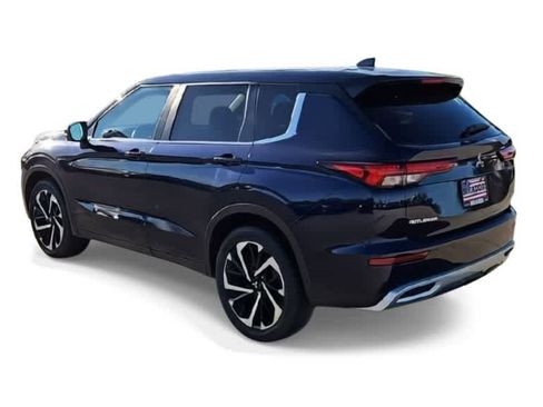 Used 2024 Mitsubishi Outlander SE image 6