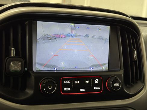 Used 2015 GMC Canyon SLT w/ Driver Alert Package image 9