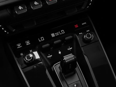 Certified 2022 Porsche 911 Carrera RWD image 36