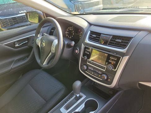 Used 2017 Nissan Altima 2.5 SV FWD image 7