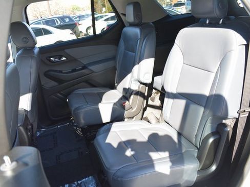 Used 2018 Chevrolet Traverse LT image 24